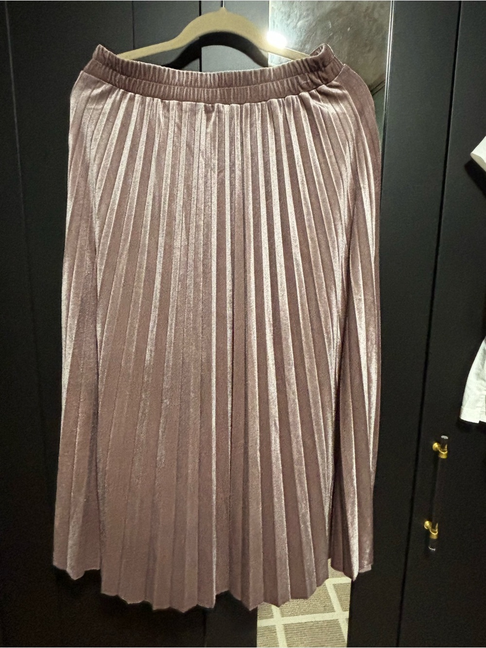 Philosophy Metallic Pleated Midi Skirt in Mauve Pink